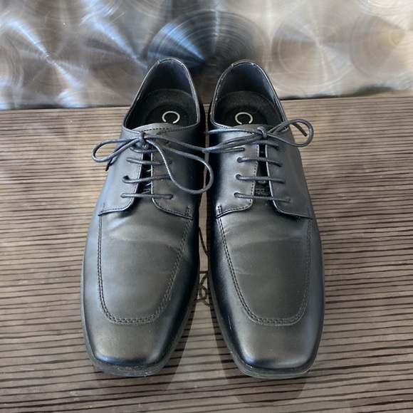Calvin Klein shoes. Size 8.5 - Picture 9 of 9